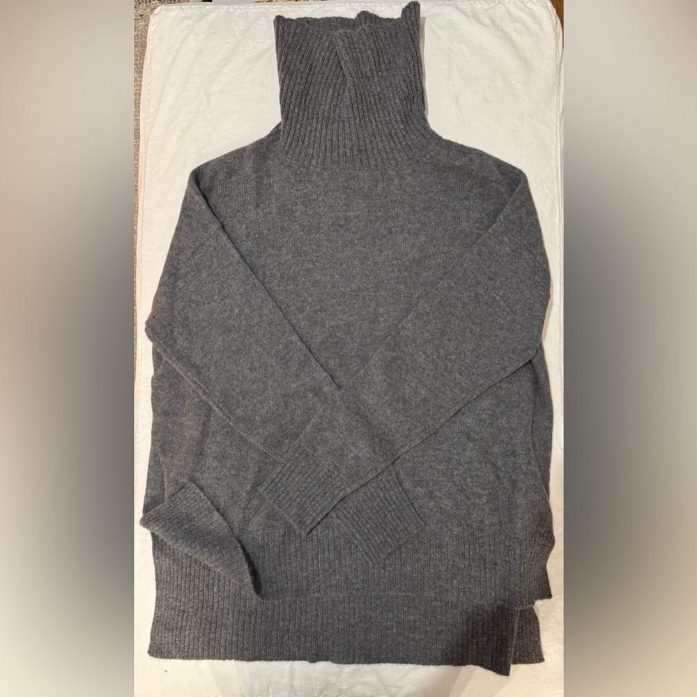 Magaschoni Charcoal Cashmere Turtleneck Sweater